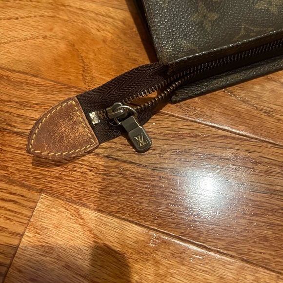 Louis Vuitton Monogram Toiletry Pouch Cosmetic Bag Clutch 26 vintage poor cond - Picture 3 of 16